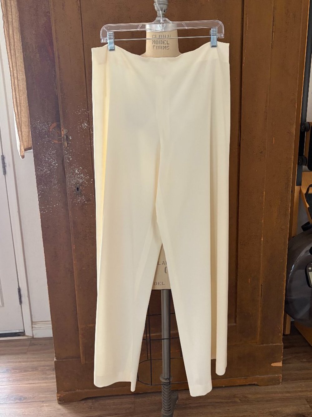 The Row Dela Cream Wool Elephant leg Trousers - Picture 2 of 9